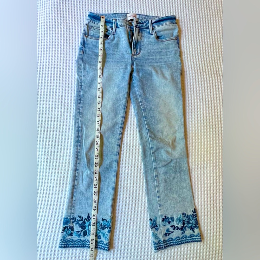 Driftwood Colette embroidered jeans from Sundance. Size 26.
